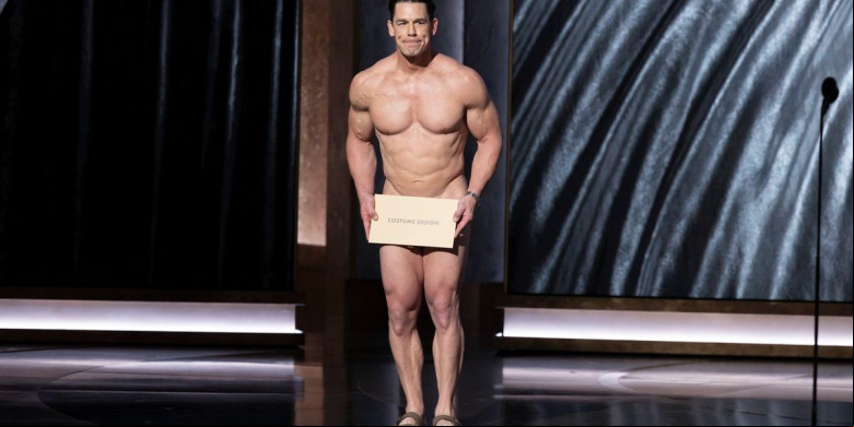 John Cena présente l'oscar du meilleur costume